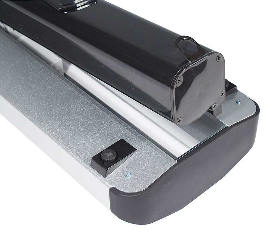 Replaceable Cassette Shown Easily Fitting in to the Base