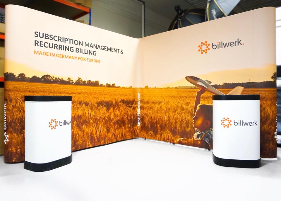 L-Shaped Linked Pop Up Stands